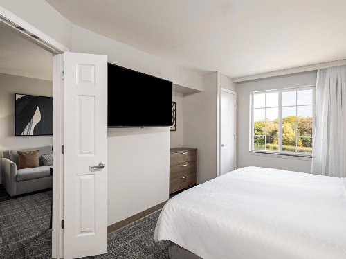 Staybridge Suites Rochester University image 2